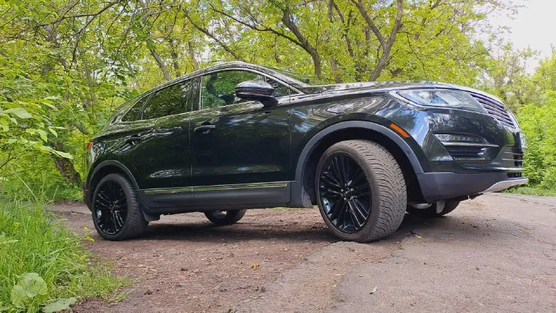 Цена 2 400 000 руб. +79493137313 2015 год. родной пробег 200 000 км lincoln mkc performance автомобиль имеет три режима: комфортный, обычный, спортивный. меняется усилие на руле, подвеска становится жёстче или мягче, переключение передач на более высоких или низких оборотах. надежный мотор ford 2.3 на 285 л. с.(240 в птс без лишних налогов) такой-же устанавливают на мустанг. разгон 0-100 = 6.5 с. не расходует масло вообще от замены до замены. изнутри чистый (без отложений горелого масла). отсутствуют какие-либо течи или запотевания в том числе и на турбине. подогрев всех сидений, кондиционер (вентиляция) передних сидений, электро регилировка и подогрев руля, подрулевые лепестки переключения передач в ручном режиме, двойные стекла, складывание зеркал при закрытии авто, панорамная крыша с люком, камера заднего вида с разными вариантами настройки, парктроники перед и зад, адаптивный круиз контроль и свет, удержание в полосе с подруливанием, предупреждение о резком сближении 📞 звоните: +7(949)3137313 - фотография - 2