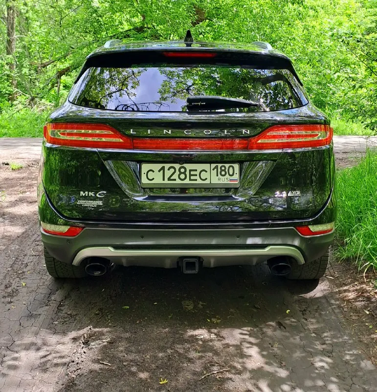 Цена 2 400 000 руб. +79493137313 2015 год. родной пробег 200 000 км lincoln mkc performance автомобиль имеет три режима: комфортный, обычный, спортивный. меняется усилие на руле, подвеска становится жёстче или мягче, переключение передач на более высоких или низких оборотах. надежный мотор ford 2.3 на 285 л. с.(240 в птс без лишних налогов) такой-же устанавливают на мустанг. разгон 0-100 = 6.5 с. не расходует масло вообще от замены до замены. изнутри чистый (без отложений горелого масла). отсутствуют какие-либо течи или запотевания в том числе и на турбине. подогрев всех сидений, кондиционер (вентиляция) передних сидений, электро регилировка и подогрев руля, подрулевые лепестки переключения передач в ручном режиме, двойные стекла, складывание зеркал при закрытии авто, панорамная крыша с люком, камера заднего вида с разными вариантами настройки, парктроники перед и зад, адаптивный круиз контроль и свет, удержание в полосе с подруливанием, предупреждение о резком сближении 📞 звоните: +7(949)3137313 - фотография - 4
