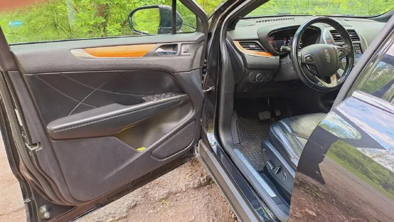 Цена 2 400 000 руб. +79493137313 2015 год. родной пробег 200 000 км lincoln mkc performance автомобиль имеет три режима: комфортный, обычный, спортивный. меняется усилие на руле, подвеска становится жёстче или мягче, переключение передач на более высоких или низких оборотах. надежный мотор ford 2.3 на 285 л. с.(240 в птс без лишних налогов) такой-же устанавливают на мустанг. разгон 0-100 = 6.5 с. не расходует масло вообще от замены до замены. изнутри чистый (без отложений горелого масла). отсутствуют какие-либо течи или запотевания в том числе и на турбине. подогрев всех сидений, кондиционер (вентиляция) передних сидений, электро регилировка и подогрев руля, подрулевые лепестки переключения передач в ручном режиме, двойные стекла, складывание зеркал при закрытии авто, панорамная крыша с люком, камера заднего вида с разными вариантами настройки, парктроники перед и зад, адаптивный круиз контроль и свет, удержание в полосе с подруливанием, предупреждение о резком сближении 📞 звоните: +7(949)3137313 - фотография - 6