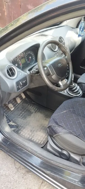 Продам ford фиеста. в отличном состоянии. 2007г. пробег 220. объем 1.6. в максимальной комплектации. всë работает. ходовая в идеале. ничего не стучит, не гремит. + зимние колеса на литых дисках. цена 410 тыс. хороший торг реальному покупателю. документы чистые. тел: +7 949 406 11 79 📲 tg: сергей 📞 звоните: +7(949)4061179 - фотография - 8