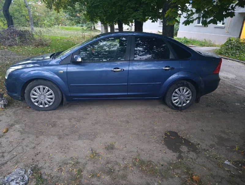 Срочно продам форд фокус 2007 г цена 570 000 рублей. в хорошем состоянии. пробег 230 000. двигатель цепной 2х литровый, 145 лс, механика, пятиступка, новые передние стойки и пружины, после замены масла( синтетика 5 w-40 ) и антифриза авто прошло 100 км. магнитола андроид 9 дюймов, блютуз, навигация. камера заднего вида. 4 эл. стеклоподъемника подогрев передних сидений, электрозеркала с подогревом, курсовая устойчивость, кондиционер. центральный замок. два ключа. возможен обмен с моей доплатой. хозяин по документам. вопросы по телефону +79497261167 - фотография - 2