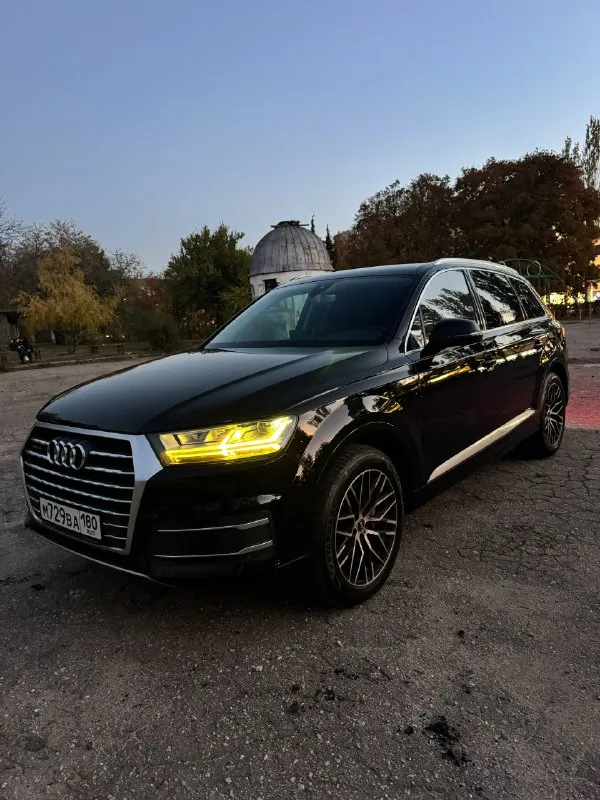 Продам audi q7 2016 г. в. 3л. 249л. с.(600 крутящего момента),310000 км. пробег трассовый(до 2020 года автомобиль был на юрлице), мной машина была куплена в 2023 году. автомобиль в идеальном состоянии! бережное отношение и гаражное хранение. российский учёт(180 регион), я хозяин по документам(птс, стс), машина местная, куплена в ростове на дону у официального дилера. все то по регламенту. двигатель обслужен(поменяна цепь грм, клапанные крышки, прокладки, форсунки обслужены). два комплекта резины r20(зима, лето). цена: 3 600000 (торг). автомобиль находится в г. донецке. контактный : +7(949) 419 03 09 📞 звоните: +7(949)4190309 - фотография - 3
