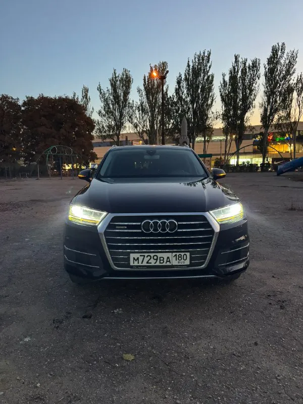 Продам audi q7 2016 г. в. 3л. 249л. с.(600 крутящего момента),310000 км. пробег трассовый(до 2020 года автомобиль был на юрлице), мной машина была куплена в 2023 году. автомобиль в идеальном состоянии! бережное отношение и гаражное хранение. российский учёт(180 регион), я хозяин по документам(птс, стс), машина местная, куплена в ростове на дону у официального дилера. все то по регламенту. двигатель обслужен(поменяна цепь грм, клапанные крышки, прокладки, форсунки обслужены). два комплекта резины r20(зима, лето). цена: 3 600000 (торг). автомобиль находится в г. донецке. контактный : +7(949) 419 03 09 📞 звоните: +7(949)4190309 - фотография - 5