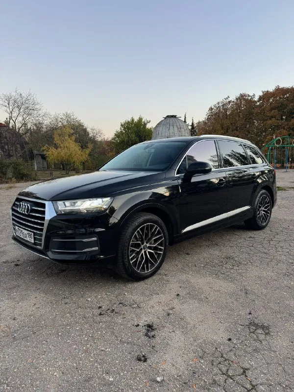 Продам audi q7 2016 г. в. 3л. 249л. с.(600 крутящего момента),310000 км. пробег трассовый(до 2020 года автомобиль был на юрлице), мной машина была куплена в 2023 году. автомобиль в идеальном состоянии! бережное отношение и гаражное хранение. российский учёт(180 регион), я хозяин по документам(птс, стс), машина местная, куплена в ростове на дону у официального дилера. все то по регламенту. двигатель обслужен(поменяна цепь грм, клапанные крышки, прокладки, форсунки обслужены). два комплекта резины r20(зима, лето). цена: 3 600000 (торг). автомобиль находится в г. донецке. контактный : +7(949) 419 03 09 📞 звоните: +7(949)4190309 - фотография - 9