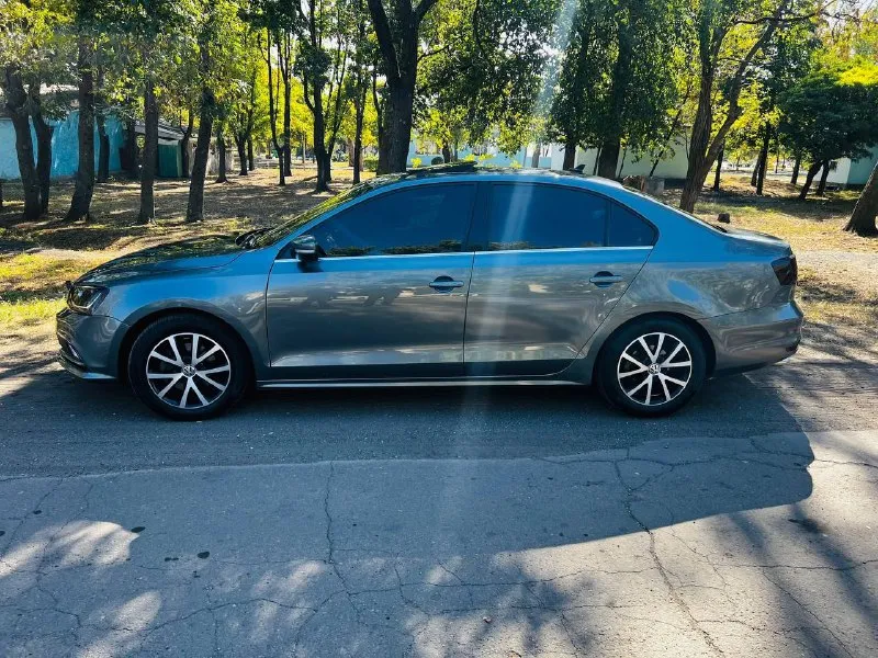 Olkswagen jetta 2017 год 🇩🇪 ( в шикарном состоянии)
157 Тыс. Км родного пробег.
1 Владелец.
1.4 Турбо, автомат (айсин). Масло менялось по регламенту, коробка в идеальном состоянии.
-Круиз контроль.
-Подогрев сидений.
-Слепые зоны.
-Бесключевой доступ.
-Старт/стоп запуск с кнопки.
- Система кар плэй, хорошая мультимедиа.
-Просторный кожаный салон.
-Люк.
- Установленный качественный дорогой свет.
Два комплекта дорогой резины зима/лето.
Заменены все фильтра, жидкости, машина готова к продаже!
Шахтёрск
Вопросы по телефону :
+7 (949) 465-86-10
+7 (949) 701-37-45
📞 Звоните: +7(949)4658610 - фотография - 3
