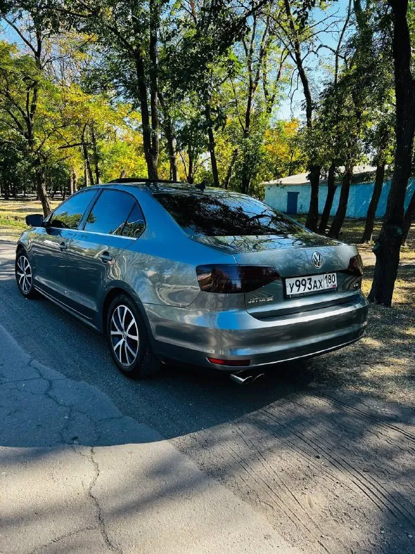 Olkswagen jetta 2017 год 🇩🇪 ( в шикарном состоянии)
157 Тыс. Км родного пробег.
1 Владелец.
1.4 Турбо, автомат (айсин). Масло менялось по регламенту, коробка в идеальном состоянии.
-Круиз контроль.
-Подогрев сидений.
-Слепые зоны.
-Бесключевой доступ.
-Старт/стоп запуск с кнопки.
- Система кар плэй, хорошая мультимедиа.
-Просторный кожаный салон.
-Люк.
- Установленный качественный дорогой свет.
Два комплекта дорогой резины зима/лето.
Заменены все фильтра, жидкости, машина готова к продаже!
Шахтёрск
Вопросы по телефону :
+7 (949) 465-86-10
+7 (949) 701-37-45
📞 Звоните: +7(949)4658610 - фотография - 5