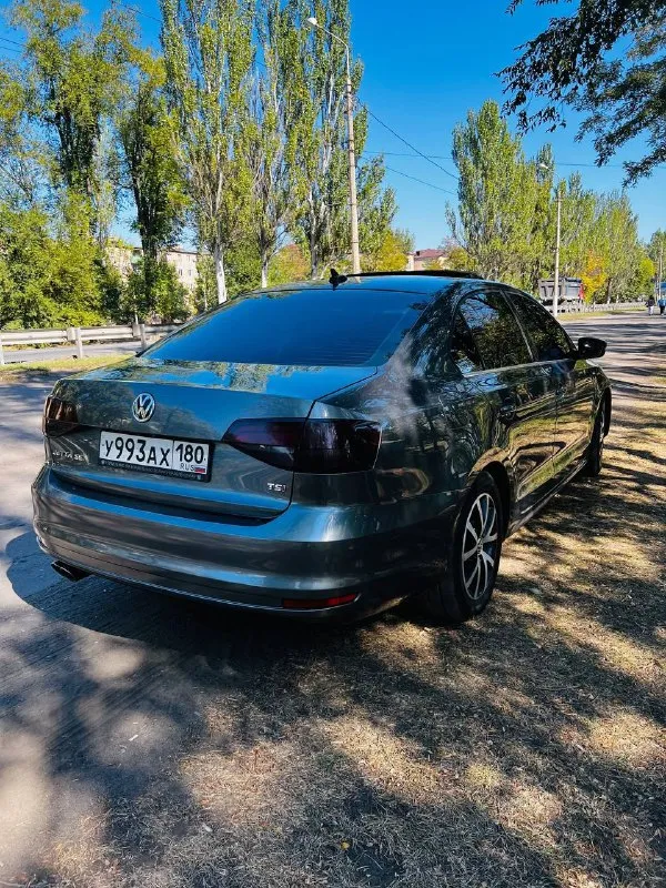 Olkswagen jetta 2017 год 🇩🇪 ( в шикарном состоянии)
157 Тыс. Км родного пробег.
1 Владелец.
1.4 Турбо, автомат (айсин). Масло менялось по регламенту, коробка в идеальном состоянии.
-Круиз контроль.
-Подогрев сидений.
-Слепые зоны.
-Бесключевой доступ.
-Старт/стоп запуск с кнопки.
- Система кар плэй, хорошая мультимедиа.
-Просторный кожаный салон.
-Люк.
- Установленный качественный дорогой свет.
Два комплекта дорогой резины зима/лето.
Заменены все фильтра, жидкости, машина готова к продаже!
Шахтёрск
Вопросы по телефону :
+7 (949) 465-86-10
+7 (949) 701-37-45
📞 Звоните: +7(949)4658610 - фотография - 6