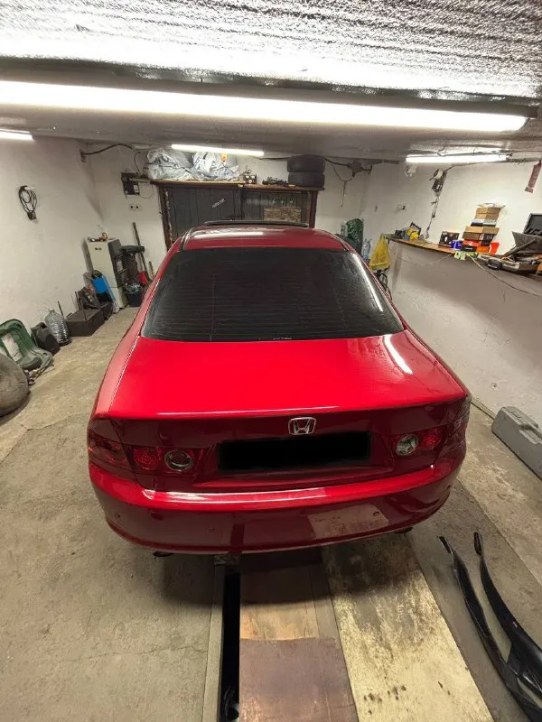 Продам honda accord 7 поколение мотор 2.4 190 л. с рестайлинг 2006 год пробег 228 тысяч куплен в авто салоне при украине 1 хозяин ( не пригон ) максимальная комплектация executive: четыре электростеклоподьемника; электропривод боковых зеркал; электроскладывание боковых зеркал; люк; датчик света; датчик дождя; мультируль; кожаный салон; круиз контроль; парктроники; сигнализация с автозапуском ; электропривод передних сидений; двухзонный климат контроль; установлена сигнализация; установлено гбо что не мало важно в данный период. по ходовой вопросов нет полностью все обслужено, рейка сухая, коробка работает изумительно. мотор масло не ест работает чисто не каких посторонних стуков шумов нет! замена масла и регулировка клапанов производилась всегда по регламенту. багажник, двери, крыша проклеены stp, после чего в машине стало на много тише чем было. доработали переднюю оптику, установлены led лампы фары заклеены броне пленкой. территориально г. ждановка тел. +79494328750 цена 1🍋 - фотография - 3