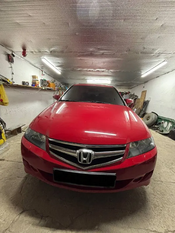 Продам honda accord 7 поколение мотор 2.4 190 л. с рестайлинг 2006 год пробег 228 тысяч куплен в авто салоне при украине 1 хозяин ( не пригон ) максимальная комплектация executive: четыре электростеклоподьемника; электропривод боковых зеркал; электроскладывание боковых зеркал; люк; датчик света; датчик дождя; мультируль; кожаный салон; круиз контроль; парктроники; сигнализация с автозапуском ; электропривод передних сидений; двухзонный климат контроль; установлена сигнализация; установлено гбо что не мало важно в данный период. по ходовой вопросов нет полностью все обслужено, рейка сухая, коробка работает изумительно. мотор масло не ест работает чисто не каких посторонних стуков шумов нет! замена масла и регулировка клапанов производилась всегда по регламенту. багажник, двери, крыша проклеены stp, после чего в машине стало на много тише чем было. доработали переднюю оптику, установлены led лампы фары заклеены броне пленкой. территориально г. ждановка тел. +79494328750 цена 1🍋 - фотография - 4
