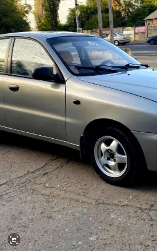 Продам шевроле ланос 2007год цена 320к₽ торг у капоткапо в хорошем состоянии полная комплектация кондиционер рабочий. двигатель работает отлично. кпп переключается плавно, все расходники поменять, много чего сделано. машиной владею два года салон чистый и аккуратный. полное переоформление. все вопросы по телефону +79494256960. г. донецк цена 320т торг у капота - фотография - 3