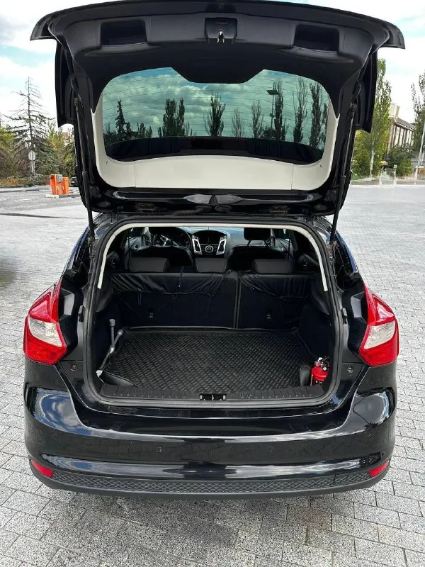 Продам ford фокус 3 2012 год. собственник 1.6(105) пробег 220 тыс. в отличном, ухоженном состоянии, вложений не требует на полном ходу! кузов как на фото, вся в родном окрасе ✅без дтп. «двигатель масло не расходует (от замены до замены) работает ровно тихо, пробег родной. • коробка в отличном состоянии переключается без тычков. - ходовая часть обслужена, была заменена рулевая рейка, генератор, аккумулятор, выхлопная труба, едет мягко, комфортно без посторонних шумов и звуков. новая летняя резина. юридически в полном порядке. цена 730.000 руб реальному покупателю торг. феникс +79493784733 телеграмм + +79591386618 📲 tg: @polina234 📞 звоните: +7(949)3784733 - фотография - 6