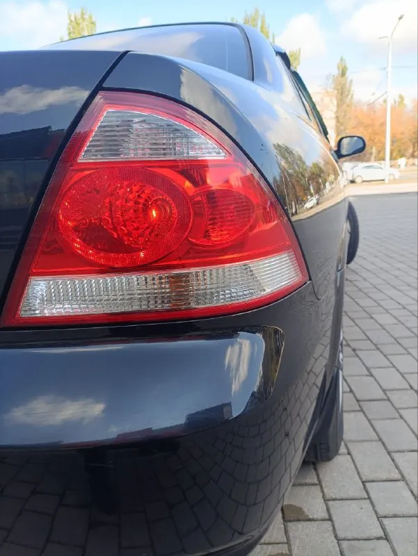 Продам nissan almera classic (2007 г. в.) двигатель 1.6, пробег 280т, в хорошем состоянии. собственник, машиной владею 2.5 года. по машине было много чего сделано. из последнего был заменен радиатор кондиционера, ремень генератора, установлены новые фары. весной была замена сцепления, тросов ручника, хороший аккумулятор, по ходовой части нареканий никаких. прошлой зимой была замена радиатора печки. по кузову есть следы эксплуатации, дыр и всего прочего нет. 2 комплекта свежей резины. двигатель масла не ест ни грамма, замена каждые 5-6 т. за все время машина не разу не подвела, все что нужно было менять - менялось, каждая кнопка работает. от машины не избавляюсь, любые проверки за ваш счет, машина полностью обслужена, вложений не требует, покупкой останетесь довольны. по документам порядок. переоформление в мрэо. цена 540.000 ₽, торг заинтересованным людям в разумных пределах. территориально донецк тел. +79493234882 - фотография - 7