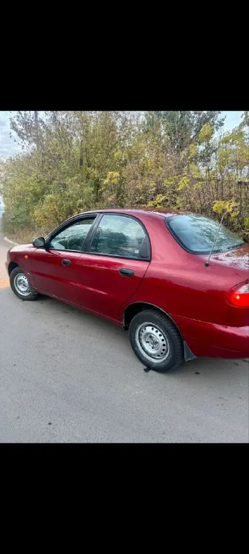 Продам daewoo lanos 2002 года с 1 хозяином. машина не гнилая-стаканы, дно, пороги, поддомкратники всё в хорошем состоянии. мотор работает отличная, не дымит, не троит, масло, ремень грм, фильтра поменяны. коробка переключает плавно, все передачи на месте, без хрустов. по ходовке всё хорошо, ничего не стучит, не гремит. машина полностью обслужена. все стёкла родные, без трещин. по электрике работает каждая кнопка. комплектация:центральный замок, сигнализация, кондиционер рабочий,2 передних электростеклоподемники, гидроусилитель, два ключа, два комплекта колес на штампах, зима лето, сервизные книжки. с родным пробегом 190.000км. в одной семье все время. город осмотра: макеевка. переоформление в мрео без проблем. контактный телефон: +79495281021 цена:370тыс рублей торг минимальный. - фотография - 4