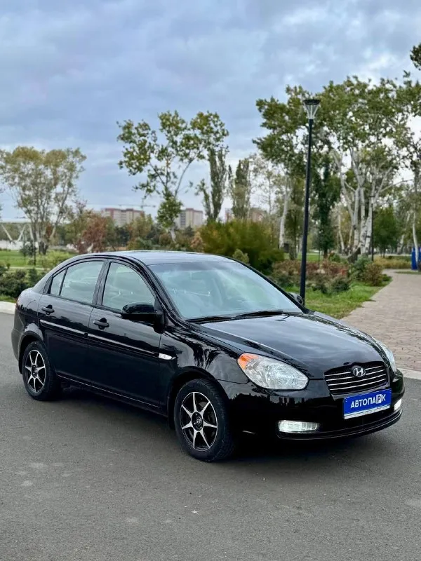 🇰🇵 hyundai verna 💰цена: 580 000р 🏢город: мариуполь 📅год выпуска: 2008 🧾пробег: 214 897 км. ⚙️двигатель: 1.4 ⛽топливо: бензин ⚙️кпп: механика 📞 телефон: +7-949-727-41-51 +7-949-551-91-52 +7-989-263-55-56 💾 описание: ✅ заводская краска 100%. ✅ 3 владельца, птс оригинал. ✅ оригинальный пробег. ✅ техническая часть на 5+ хорошая комплектация: кондиционер, полный электро пакет, подогрев сидений, птф, abs, srs, литые диски на хорошей резине. , новые тормозные диски и колодки. улица шевченко 2️⃣6️⃣9️⃣ 🏦 возможна продажа в кредит по двум документам. - фотография - 3