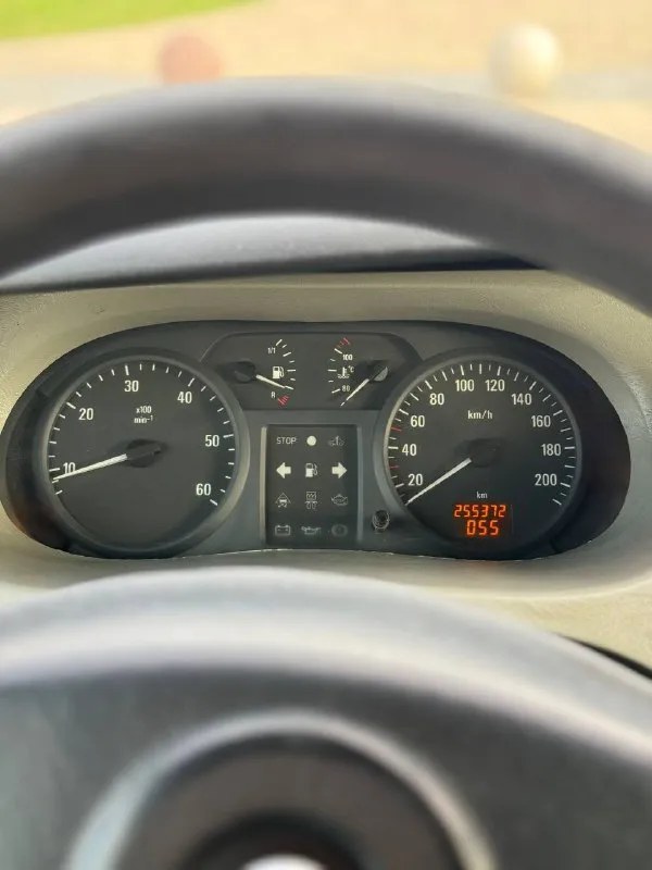 🇩🇪 opel vivaro 💰цена: 700 000р 🏢город: мариуполь 📅год выпуска: 2004 🧾пробег: 255 372 км. ⚙️двигатель: 1.9 ⛽топливо: дизель ⚙️кпп: механика 📞 телефон: +7-949-727-41-51 +7-949-551-91-52 +7-989-263-55-56 💾 описание: местный не пригнанный автомобиль. самый надежный двигатель в линейке 1.9 tdi, расхода масла нет, турбина работает в штатном режиме. кузов крепкий, грузопассажир. техническая часть на твердую четверку и не требует срочных вложений. 🎁 зимняя резина в комплекте. ‼️автомобиль еще на украинских номерах, переоформление на нового владельца сразу на 180й регион на 5 лет‼️ улица шевченко 2️⃣6️⃣9️⃣ - фотография - 8