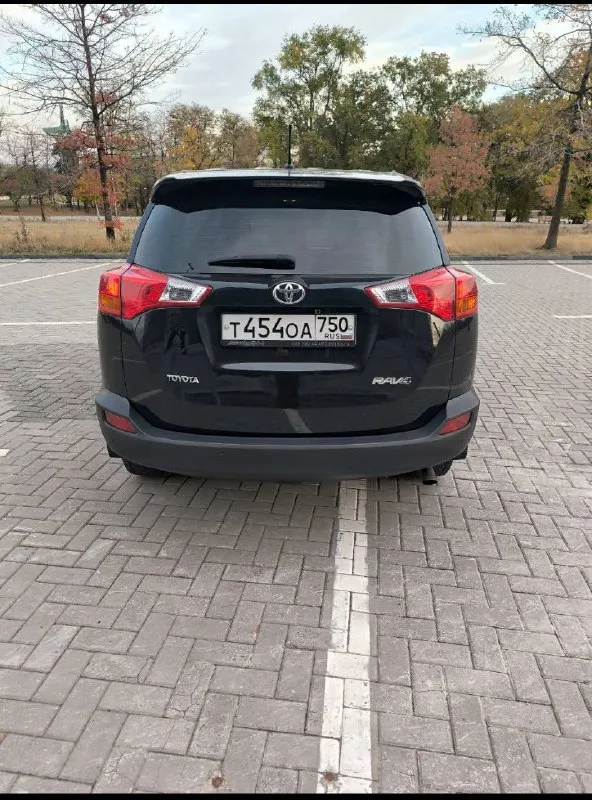 Toyota rav4 официал 2013 год двигатель 2.0 бензин коробка автомат пробег 185 тыс. км автомобиль в отличном состоянии, без дтп, автотека зелёная вложение абсолютно не какого не требует! чистый ухоженный салон, готов на любые проверки с вашей стороны! есть всё для комфортного вождения! двух зонный климат датчик света и дождя подогрев сидений круиз контроль, бортовой компьютер, камера заднего вида, и т д. с документами всё в порядке, продажа с полным переоформлением мрэо 💯 г. донецк цена 1.670.₽ звоните остальное по номеру телефона +79496164847 📞 звоните: +7(949)6164847 - фотография - 6