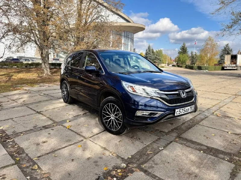 Продам honda cr-v 2.4 год - 2015 пробег - 160 000 км полный привод awd комплектация: кондиционер, круиз-контроль, датчик света, датчик дождя, мультируль, электрическое сиденье, абс, антипробуксовка, курсовая устойчивость, бортовой компьютер, центральный замок, бесключевой доступ, камера заднего вида мультимедиа с блютуз. пройдено то, фары в бронепленке. заменено масло в коробке, свечи зажигания, так же произведена замена колодок. ходовая в идеале. два комплекта резины новой на дисках. машина действительно в отличном состоянии. надежный автомобиль. аккуратная эксплуатация. пригонял для себя, в моем владении (c 2022 года). на интересующие вас вопросы отвечу, звоните. прошёл все то. своевременно обслуживался. осмотр в городе зоринск цена 2 000 000 рублей, торг. +79595012167 📞 звоните: +7(959)5012167 - фотография - 3