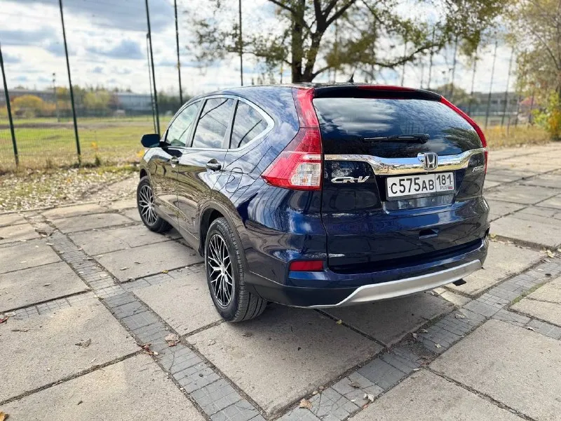 Продам honda cr-v 2.4 год - 2015 пробег - 160 000 км полный привод awd комплектация: кондиционер, круиз-контроль, датчик света, датчик дождя, мультируль, электрическое сиденье, абс, антипробуксовка, курсовая устойчивость, бортовой компьютер, центральный замок, бесключевой доступ, камера заднего вида мультимедиа с блютуз. пройдено то, фары в бронепленке. заменено масло в коробке, свечи зажигания, так же произведена замена колодок. ходовая в идеале. два комплекта резины новой на дисках. машина действительно в отличном состоянии. надежный автомобиль. аккуратная эксплуатация. пригонял для себя, в моем владении (c 2022 года). на интересующие вас вопросы отвечу, звоните. прошёл все то. своевременно обслуживался. осмотр в городе зоринск цена 2 000 000 рублей, торг. +79595012167 📞 звоните: +7(959)5012167 - фотография - 4