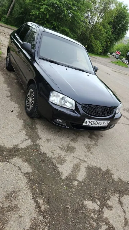 Продаю hyundai accent 2008 год коробка автомат газ евро4 кондиционер парктроники музыка новая зимняя резина сигнализация с автозапуском перфорированные тормозные диски ксенон фары туманки документы в порядке авто в полном порядке вложений не каких не надо!цена 565000 руб. осмотр г енакиево тел +79493501738 - фотография - 2