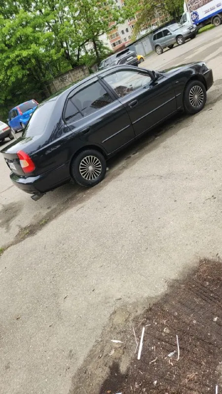 Продаю hyundai accent 2008 год коробка автомат газ евро4 кондиционер парктроники музыка новая зимняя резина сигнализация с автозапуском перфорированные тормозные диски ксенон фары туманки документы в порядке авто в полном порядке вложений не каких не надо!цена 565000 руб. осмотр г енакиево тел +79493501738 - фотография - 3