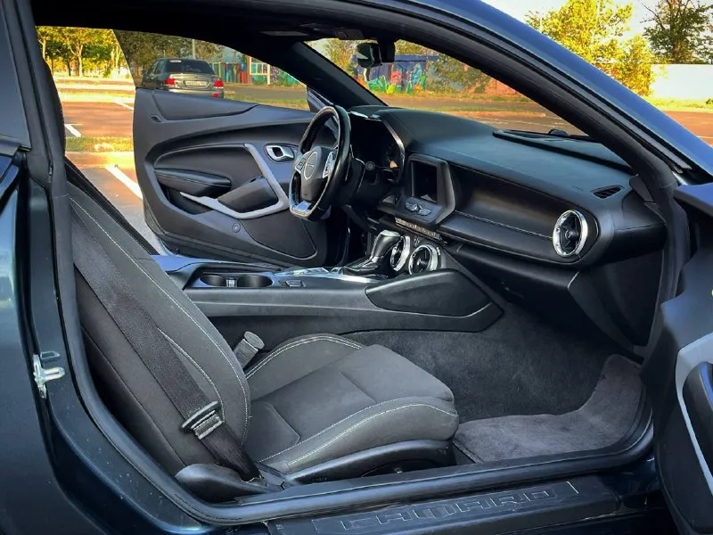 Марка 🏎 - chevrolet camaro год выпуска - 2019 двигатель - 2.0л 226 л. с прошит до (350 л. с) кпп - автомат (8 ступенчатый) пробег - 44.000 км вид топлива - бензин 1 владелец по птс • комплектация • кондиционер эл стеклоподъемники эл регулировка зеркал эл усилитель камера заднего вида акустика bluetooth aux usb -carplay- мультируль чистый ухоженный салон подробней по телефону или в личные сообщения - 2.900.000₽ цена договорная - -номер телефона- +7949-607-50-67 -🚀@ruslan_mrpl -город мариуполь - - фотография - 10
