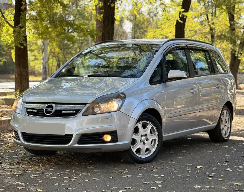 Opel zafira b 🛳️ opel зафира б ✅ 1.8 бензин ✅кпп механика ✅родной пробег 258.000 км ✅год 2007 ✅цена 660тыс. комфортный 7ми местный автомобиль в отличном состоянии, как внешне так и технически. двигатель отличный, работает ровно. коробка переключает без посторонних звуков. кузов без гнили и ржавчины. ходовая мягкая, отрабатывает отлично. салон в идеальном состоянии, опрятный. авто без вложений! любые проверки за ваш счет. сопровождение в мрэо. 📝 ✅климат контроль ✅датчик дождя ✅датчик света ✅обогрев передних сидений ✅бортовой компьютер ✅мультируль ✅электропривод зеркал ✅электропривод фар ✅обогрев зеркал / заднего стекла дополнительные вопросы по телефону📞 г. донецк +79081853560 whatsapp +79495584327 феникс 📞 звоните: +7(949)5584327 - фотография - 2