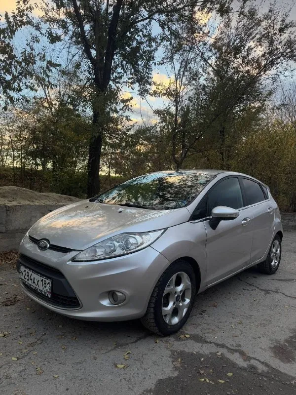 Продам ford fiesta mk6 ( ford фиеста мк6) 2009 г. в. машина на все 5/5, мотор 1.2 в связке с 5ст механикой, расход минимальный , коробка без нюансов, все жидкости заменены, проехал 500км ходовая после то, проходил в начале осени лкп, железо тоже без нареканий машина наша, 181 учет 700.000₽ + символический торг +79591448338 📞 звоните: +7(959)1448338 - фотография - 2