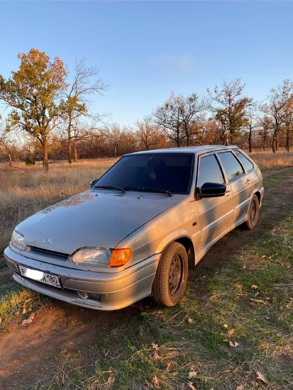 Ваз 2114 в редком цвете «невада» 170.000 родной пробег! без дтп! двигатель 1.6 8-ми клапанный. работает идеально! коробка механика, переключает отлично, не хрустит, не выбивает. новый грм, новая система охлаждения (вся). дно, стаканы, пороги, лонжероны - целые! салон ухожен. электрика работает. хорошая музыка. старлайн с автозапуском. трасса subaru саунд, прошивка, 2 комплекта резины на дисках. тонировка в круг. состояние сел поехал! документы чистые, продажа с переоформлением. дополнительные фото и видео могу отправить по запросу. цена 275.000₽ торг снежное +7 (949) 643-24-40 📞 звоните: +7(949)6432440 - фотография - 2