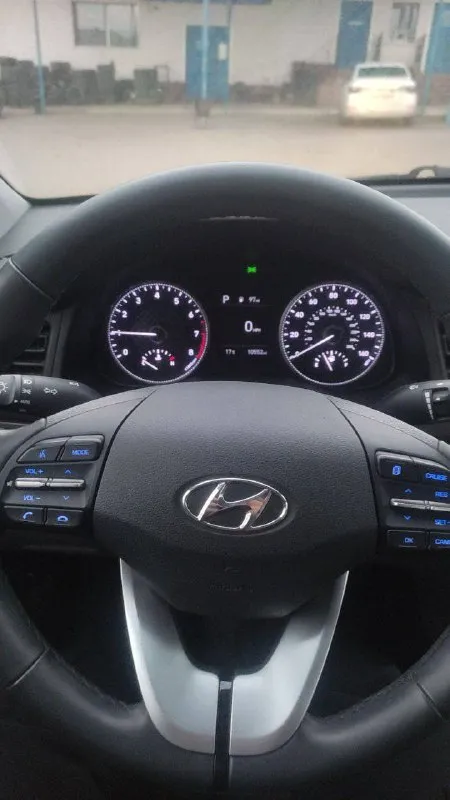 Hyundai elantra 4 (ad) рестайлинг, 2020 пробег 16.981 комплектация elegance + style. 📍 климат контроль 📍 подогрев сидений 📍 бесключевой доступ 📍 камера заднего вида 📍 мультируль 📍 люк 📍applecar, android auto. аудиосистема usb/aux 2.0 л. / 150 л. с. / бензин автомат 6 передач 📌место осмотра: енакиево цена: 1.850.000 телефон: +79494394890 📲 tg: dmitriy andruschenko 📞 звоните: +7(949)4394890 - фотография - 6