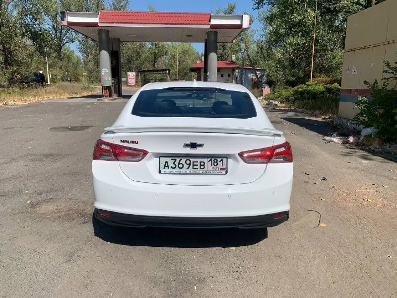 Chevrolet malibu 2020 года 1.5 турбо (166 лс) акпп пробег 88 тысяч км машина в хорошем состоянии. электрорегулировка сиденья, подогрев сидений, двух зонный климат контроль, подогрев зеркал, датчик слепых зон, система предотвращения выезда из полосы движения, адаптивный круиз контроль, система предотвращения столкновения с функцией автоматического торможения, авто дальний свет, датчик света и дождя, датчики давления в шинах, бесключевой доступ, камера заднего вида, парктроники, сенсорный экран, appel carplay, android auto, панорамная крыша(люк). 1 800 000(возможен обмен, торг!) станица луганская, луганск. +79590161959 📞 звоните: +7(959)0161959 - фотография - 7