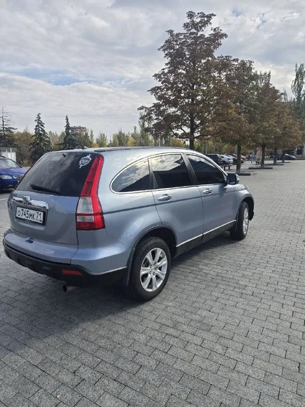 Продам хонда cr-v. 2008 год машина в отличном состоянии. машина обсалютно без вложений на данный момент. двигатель работает идеально, коробка обычный автомат работает прекрасно. ходовка мячек. по кузову без вопросов. салон ухоженный в отличном состоянии. хорошая комплектация есть всё для комфортной езды. более подробная информация по телефону. новый владелец будет доволен машиной. цена 1200000. тел +79495058416. - фотография - 3