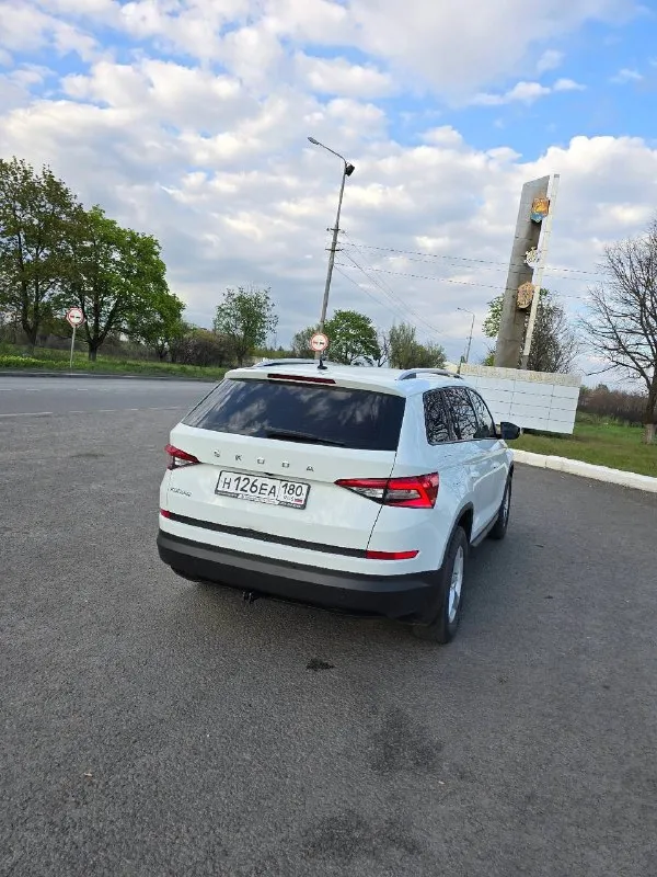 Собственник пpодам skoda kodiaq (7 мест)2020год в отличном соcтоянии передний привод, двигатель 1.4 турбо (150лс), бензин, коробка dsg dq250 цена: 1,850 номер для связи : +79494703045 ( телеграм ) +79495306517 снежное, торез, шахтёрск, донецк - фотография - 3