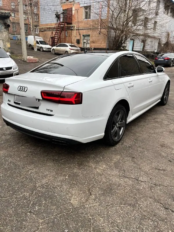 Audi a6 (c7 рестайлинг) 2015 г. в. цена: 1.900.000р (торг присутствует) 190 л. с. пробег: 250.000 км комплектация: пред максимальная. состояние:5/5, косяков нет. : 1.8т в идеале, все перебрано, масло не ест! переоформление без проблем. ☎️+7(949)800-60-50 📞 звоните: +7(949)8006050 - фотография - 4