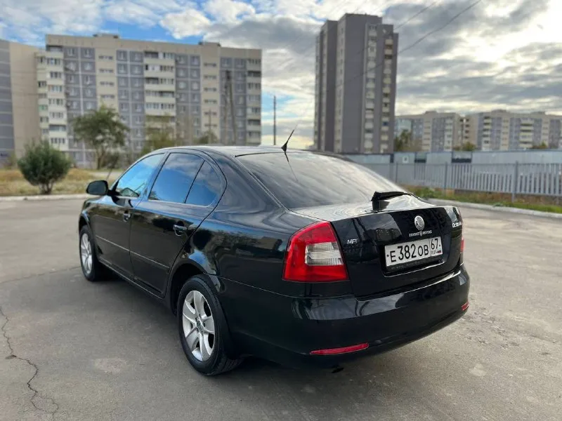 Шкода октавия а5 2010 года 1.6 механика пробег 189000тыс родной. автомобиль в идеальном состоянии полностью обслужен и не требует никаких вложений хорошая комплектация климат контроль датчик света дождя полный электропакет музыка болеро колеса r16 на отличной резине тоя два комплекта ключей сигнализация с автозапуском осмотр город мариуполь цена880000тыс рублей по всем вопросам звоните +7 (949) 719-57-33 - фотография - 7