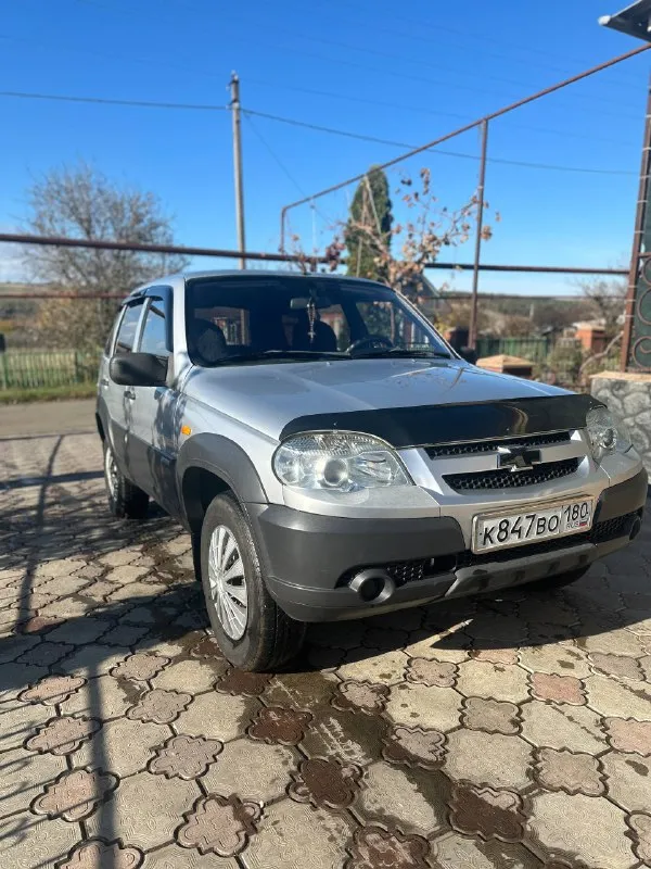 Chevrolet niva 1.7 газ/бензин год выпуска-2012 пробег-154000 автомобиль в одних руках с салона. ни одна деталь не крашеная, даже бампера. ржавчины и гнили нет вообще. приезжайте смотрите, любые проверки. автомобиль ездил чисто по трассе. цена-750.000 номер телефона +79497141998 +79490291949 - фотография - 3