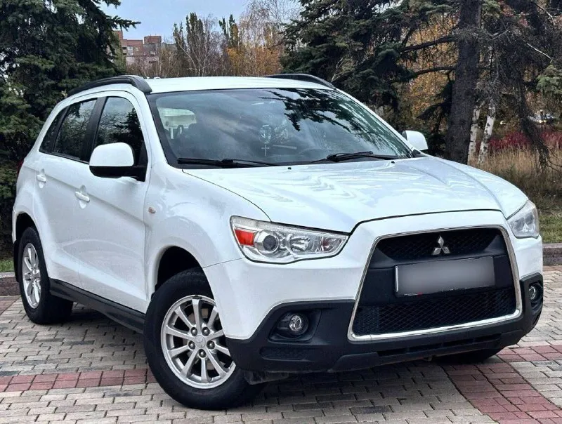 Продам mitsubishi asx год выпуска:2012 рестайлинг обьем двигателя:1.6 кпп:механика родной пробег 141... - фотография