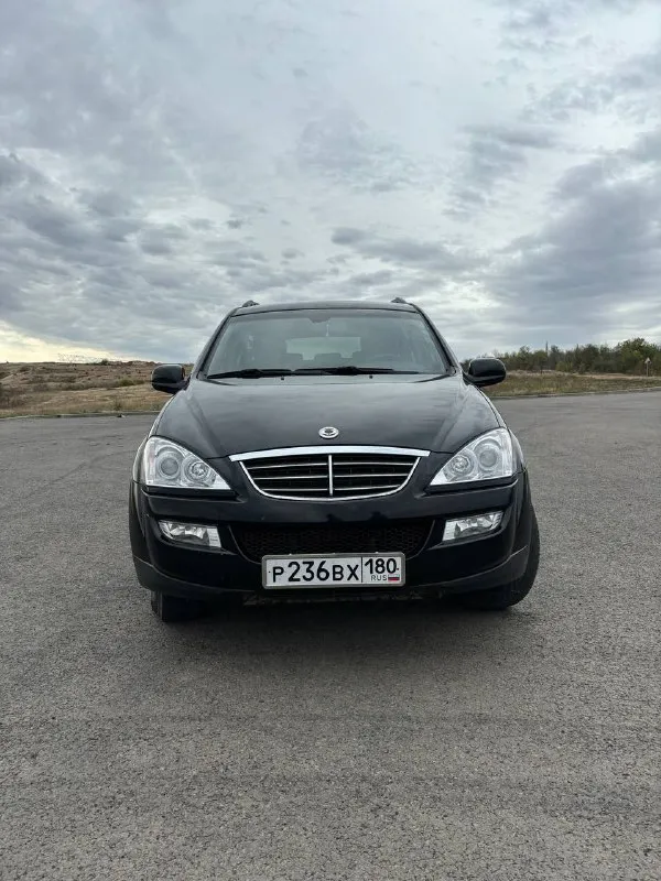 🔤🔤 ssangyong kyron, 2011 г. в., 2.0 турбо 141 л. с., рамный, пробег 94000, машина гаражного хранения, в одних руках с 2010го, намеков на ржавчину нету, ходовка в идеале, расход по трассе 7-8 л, относились бережно, мультируль, подогрев сидений, мосты в идеале, блокировка включалась всего пару раз в снег. зимняя резина новая, ещё не ставилась, идёт в нагрузку к машине. полное переоформление, и присутствие в мрэо. ▶️смотреть больше фото◀️ цена 1200000, торг у капота ❗❗❗❗❗территориально с. дмитровка тел. +7 949 330-73-14 📞 звоните: +7(949)3307314 - фотография - 2