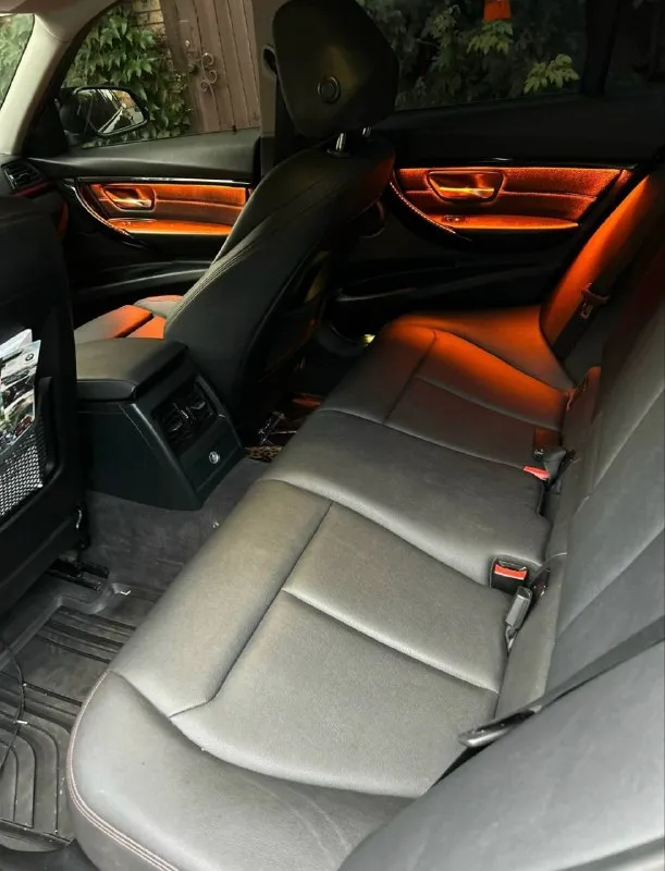 О: bmw 320i (2012) 2.0 мотор ! отличный ухоженный автомобиль. хорошее состояние, без вложений по технике. масло не расходует. коробка без нареканий. все как положено. очень красивый внешний вид. немецкая сборка. хорошая комплектация: кожа, подогревы, 2х зонный климат контроль, датчики света, дождя, без ключевой доступ, адаптивный свет, парктроники, старт - стоп, подсветка ручек, обогревы стекол, зеркал, круиз контроль, и многое другое. .. 2 оригинальных ключа. хорошая, качественная музыка. автомобиль полностью обслужен, и эксплуатируется каждый день. по документам абсолютно чистая, оформление на вас без проблем. торг реальному покупателю, при виде денег. ! ! ! город донецк - макеевка. цена 1,8🍋 +7949-39-78-590 - фотография - 9