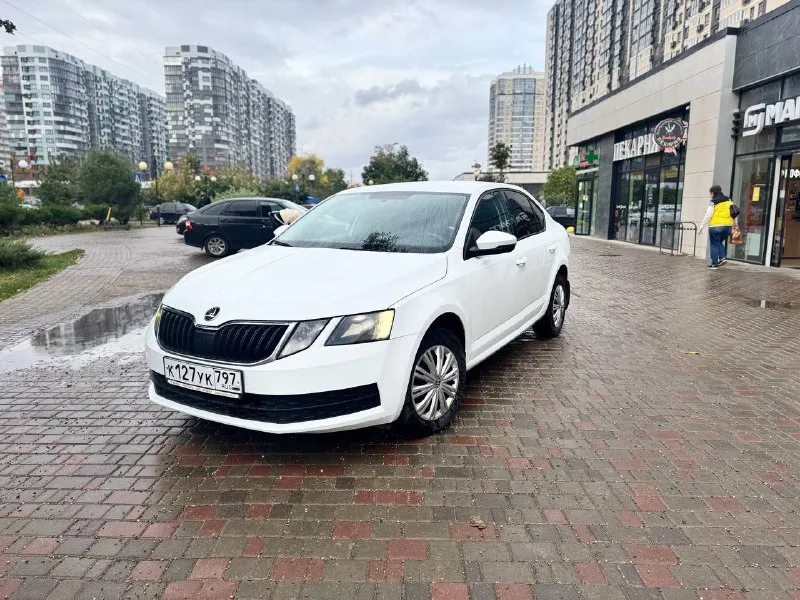 Skoda октавия а 7 2018 год, в отличном состоянии, мотор и коробка без нареканий, двигатель 1,6 автомат! не робот. машина была в такси пробег на щитке 66т. км по факту больше, на сколько больше не знаю. машина не уставшая на полном ходу цена подарок 830000! через пару дней буду в днр xw8an2ne5jh020287 89996366121 📲 tg: oleg 📞 звоните: +7(999)6366121 - фотография - 3