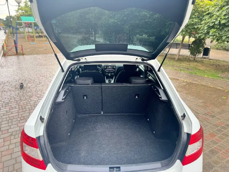 Skoda октавия а 7 2018 год, в отличном состоянии, мотор и коробка без нареканий, двигатель 1,6 автомат! не робот. машина была в такси пробег на щитке 66т. км по факту больше, на сколько больше не знаю. машина не уставшая на полном ходу цена подарок 830000! через пару дней буду в днр xw8an2ne5jh020287 89996366121 📲 tg: oleg 📞 звоните: +7(999)6366121 - фотография - 9