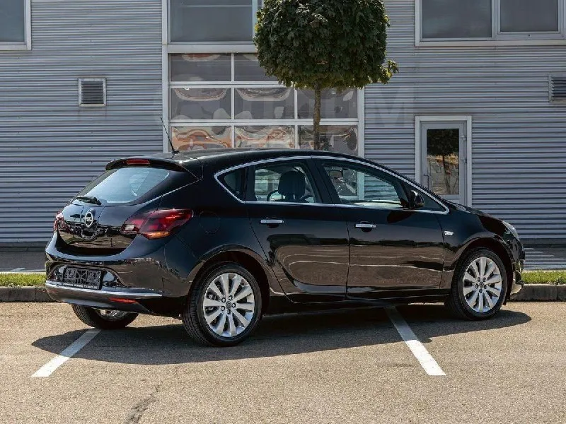 Продажа opel astra, 2013 год в краснодаре двигатель бензин, 1.6 л мощность 115 л. с., налог коробка передач акпп привод передний тип кузова хэтчбек 5 дв. цвет черный пробег 159 000 км владельцы 1 руль левый 845 000 ₽ +79494950049 - фотография - 5