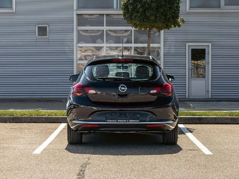 Продажа opel astra, 2013 год в краснодаре двигатель бензин, 1.6 л мощность 115 л. с., налог коробка передач акпп привод передний тип кузова хэтчбек 5 дв. цвет черный пробег 159 000 км владельцы 1 руль левый 845 000 ₽ +79494950049 - фотография - 7