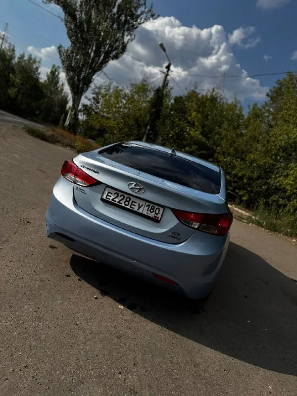 Продам hyundai elantra v (конец 2011 года) 1.8 at 148 л. с., установлено гбо, вписано в техпаспорт пробег 245 тыс. комплектация полная, кожа, люк, подогрев передних и задних сидений и тд. документы в порядке, полное переоформление. все вопросы по телефону +79493071325 цена - 900 тыс торг уместен. - фотография - 2