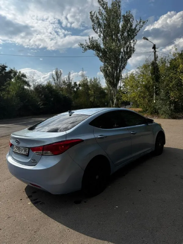 Продам hyundai elantra v (конец 2011 года) 1.8 at 148 л. с., установлено гбо, вписано в техпаспорт пробег 245 тыс. комплектация полная, кожа, люк, подогрев передних и задних сидений и тд. документы в порядке, полное переоформление. все вопросы по телефону +79493071325 цена - 900 тыс торг уместен. - фотография - 6