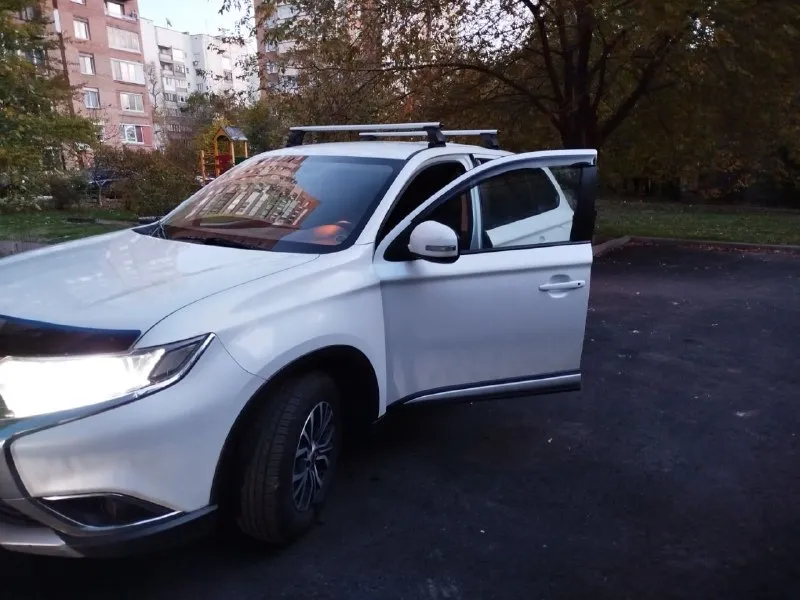 Продам свой автомобиль mitsubishi outlander 3 2015г, двигатель2.0л, установлено гбо, второй владелец, не пригон (покупался в мною в пятигорске), хорошее состояние, полностью обслужена, 2 комплекта хорошей резины на дисках, не бит, не крашен, цена 1550000, хорошему человеку - хороший торг. по телефону не торгуюсь, звоните всë расскажу и покажу. +79493359056(никита) +79493132309(сергей) - фотография - 3