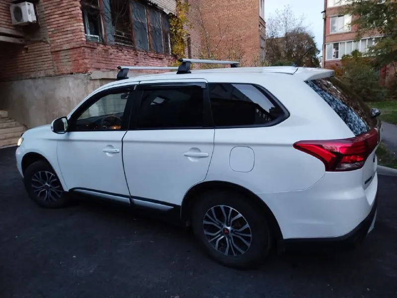 Продам свой автомобиль mitsubishi outlander 3 2015г, двигатель2.0л, установлено гбо, второй владелец, не пригон (покупался в мною в пятигорске), хорошее состояние, полностью обслужена, 2 комплекта хорошей резины на дисках, не бит, не крашен, цена 1550000, хорошему человеку - хороший торг. по телефону не торгуюсь, звоните всë расскажу и покажу. +79493359056(никита) +79493132309(сергей) - фотография - 4