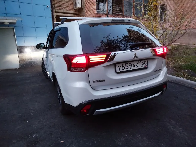 Продам свой автомобиль mitsubishi outlander 3 2015г, двигатель2.0л, установлено гбо, второй владелец, не пригон (покупался в мною в пятигорске), хорошее состояние, полностью обслужена, 2 комплекта хорошей резины на дисках, не бит, не крашен, цена 1550000, хорошему человеку - хороший торг. по телефону не торгуюсь, звоните всë расскажу и покажу. +79493359056(никита) +79493132309(сергей) - фотография - 5