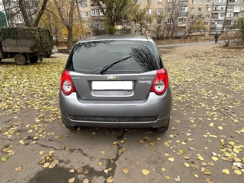 Продам chevrolet aveo 2011 год двигатель 1.4 коробка механика пробег 160000 км родной 2 хозяина без дтп и окрасов новая резина кондиционер, передние электростеклоподьемники, подушки безопасности цена :495000к ( торг ) +79493461460 📞 звоните: +7(949)3461460 - фотография - 1