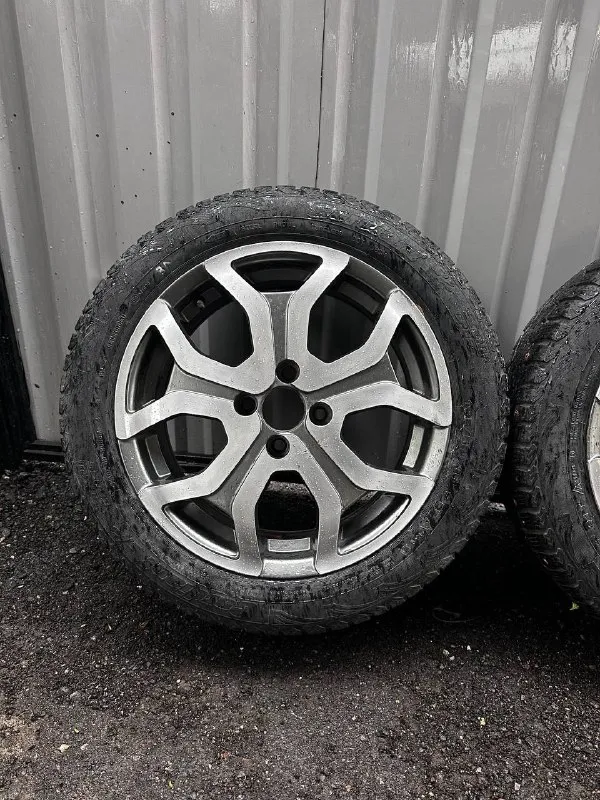 Продам: зимние колеса r-16 ❄ 4x100‼️ для vesta, solaris, rio, largus, lanos, logan и т. д цена 35.000 руб (за комплект - 4.шт) диски+резина ✅ хaрaктeриcтики - r16, 6.5j, et-50, 4x100‼️ без следов сварки, имеют следы эксплуатации, на фото видно. ✅ резина зимняя - 195 / 55 / r16 cordiant snow cross (2019 год) состояние неизвестно, визуально без боковых ремонтов. достались с автомобилем. стояли на солярис / accent. 📍осмотр в г. дoнецк, калининский р-н 📞🇷🇺звоните: +7 949-577-25-85 *если не дозвонились, пишите в тг‼️ дополнительные вoпpoсы по тел - фотография - 3