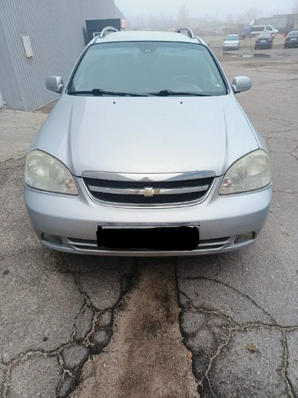 Chevrolet lacetti 2008 1.6 универсал пробег 198000. проверка на любом сто машина не крашена, с 2013 в одних руках. работает каждая кнопочка салон кожа, резина лето новая, зиме три сезона. цена 560000 небольшой торг тел. +79493626773 николай - фотография - 1